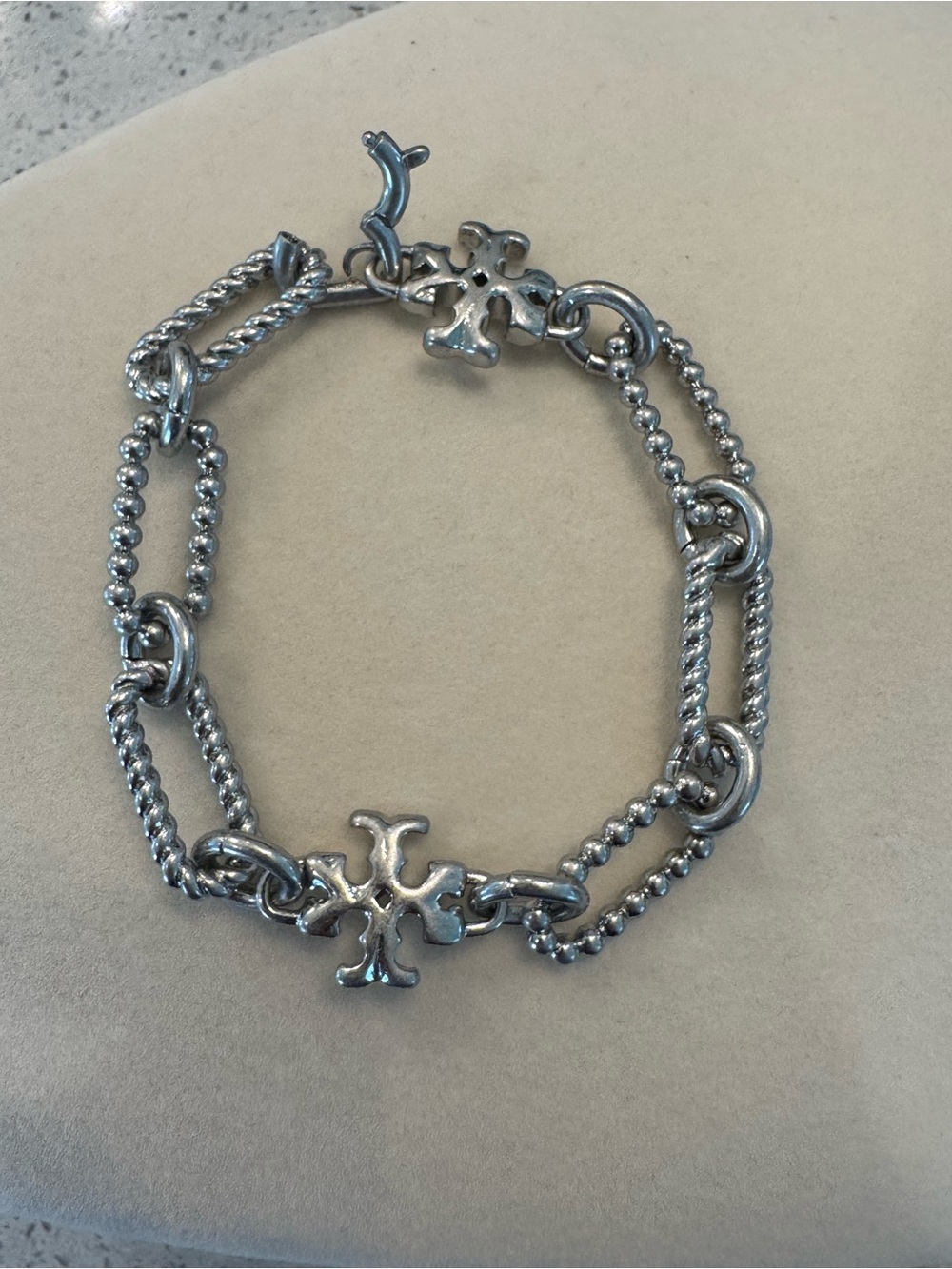 Pre loved Tory Burch bracelet, comes with dust bag